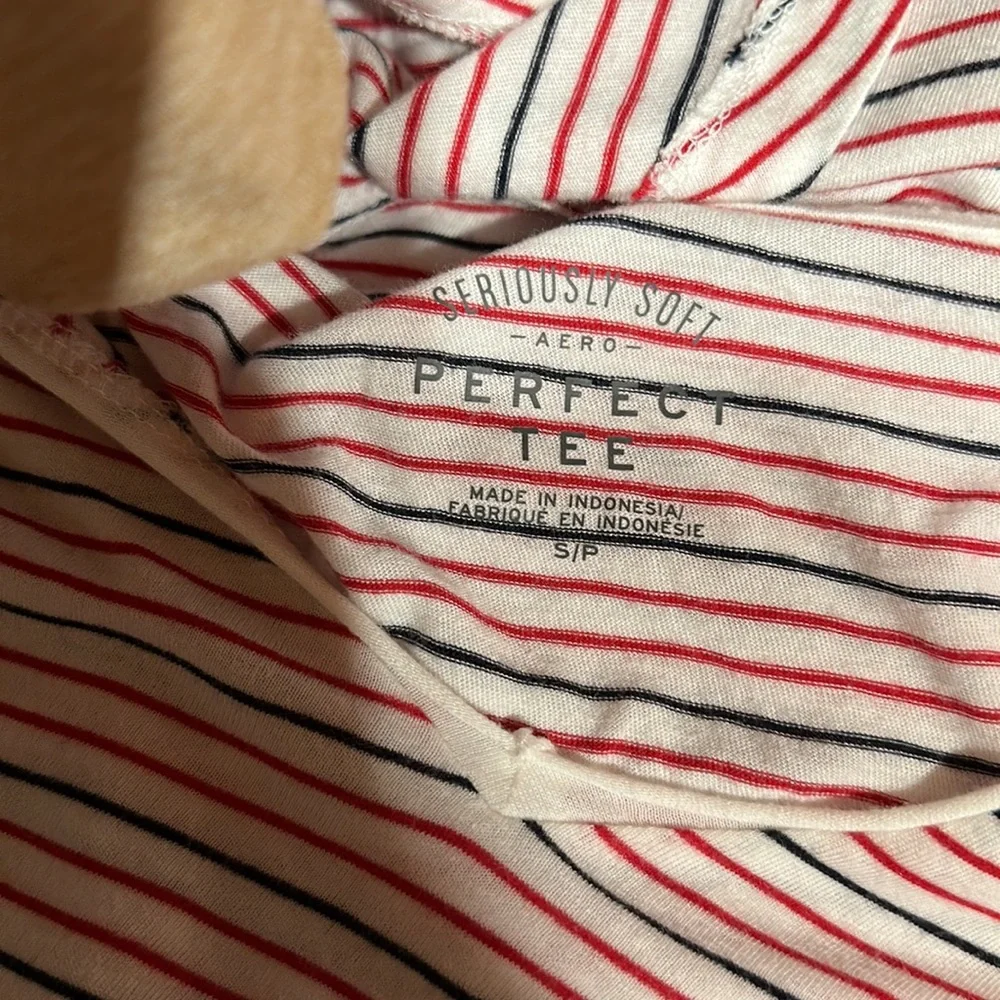 Aeropostale V Neck Short Sleeve Red and Black Striped Tee Shirt - Picture 8 of 9